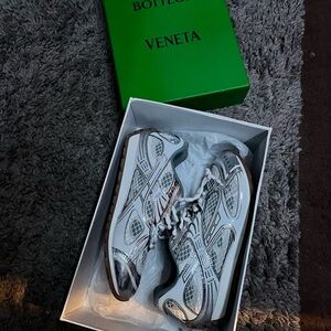 Bottega Veneta Men's White and Brown Sneakers